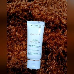 UV Expert Aquagel Defense 50+ Sunscreen - White